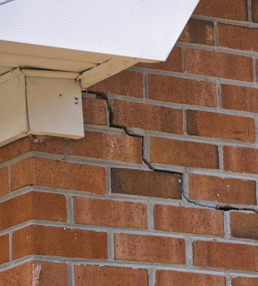 Damaged brick due to foundation problem